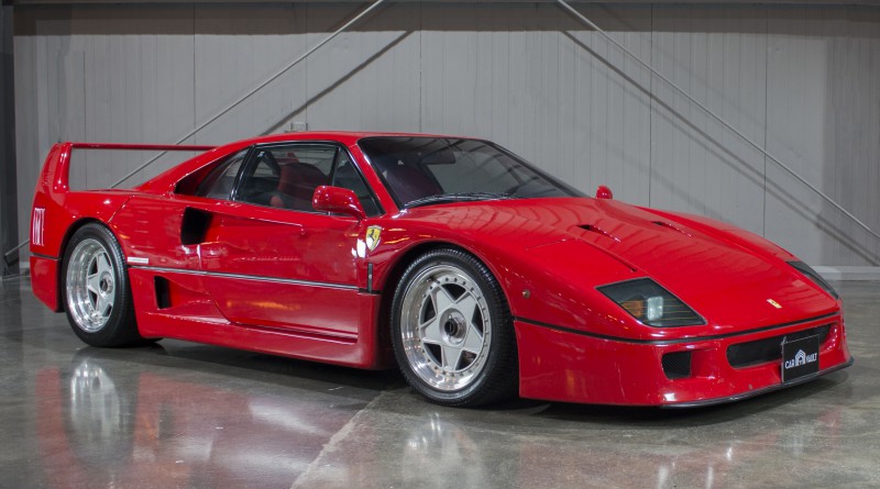 Red Ferrari F40 